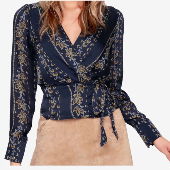 NWT ASTR the Label Kimi Navy Blue Print Long Sleeve Satin Wrap Top Blouse M - Picture 2 of 14